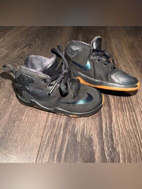 Nike LeBron 13 XIII TD Toddler Basketball Shoes Black Gum Size 7C